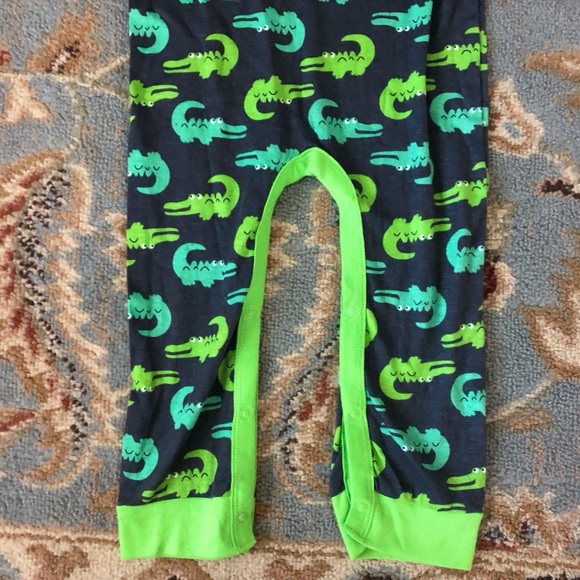 Gerber Alligator Onesie 🐊 - Picture 2 of 4